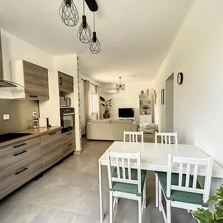 Charmante Maison De Avec Jardin, Terrasse Et Terrain De Petanque Сasa de vacaciones Fos-sur-Mer