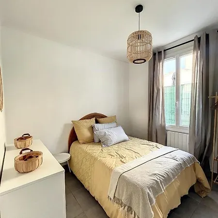 Сasa de vacaciones Charmante Maison De Avec Jardin, Terrasse Et Terrain De Petanque Fos-sur-Mer