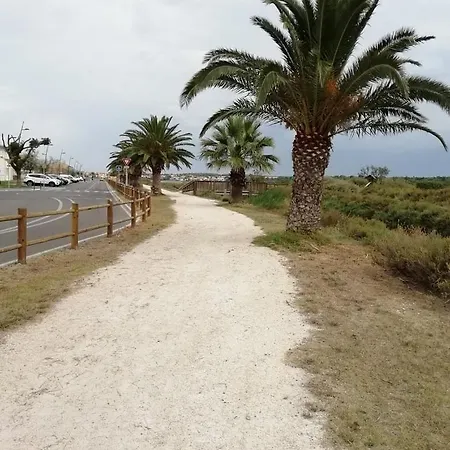Сasa de vacaciones Charmante Maison De Avec Jardin, Terrasse Et Terrain De Petanque Fos-sur-Mer